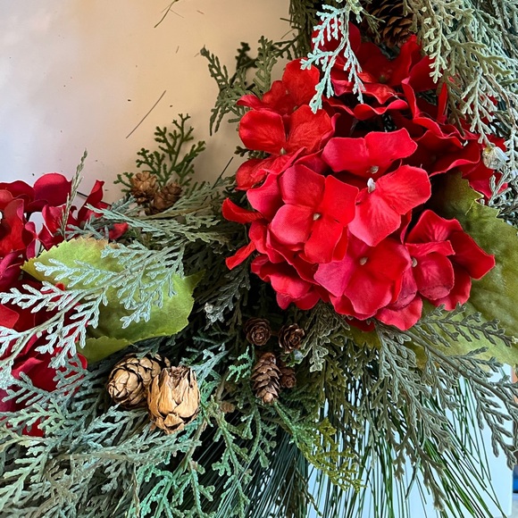 Evergreen Holiday Wreath, Winter Wreath, Measures: 28 inches - Picture 5 of 7